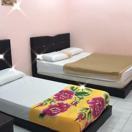 Mikraj Hotel Kuala Besut Екстер'єр фото