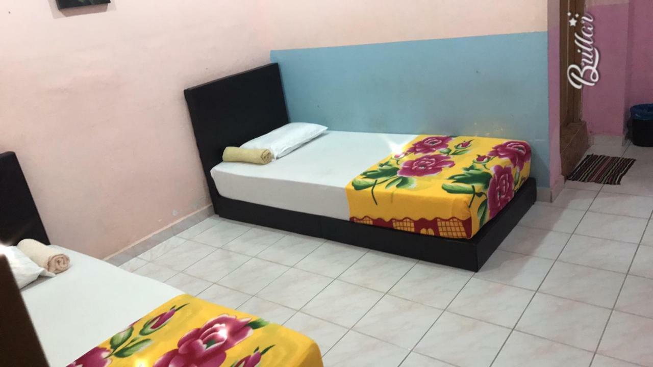 Mikraj Hotel Kuala Besut Екстер'єр фото